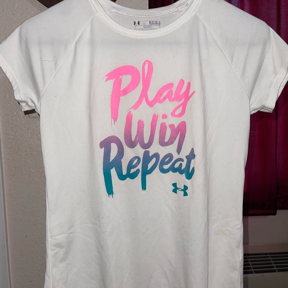 Under Armour Girls' Play Win Repeat T-Shirt !